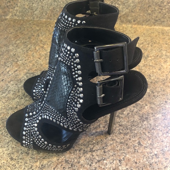 Fergie Gladiator Style Platform Heel - Picture 2 of 7
